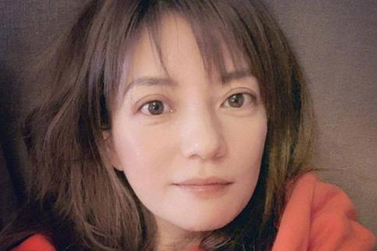 Đặc biệt, khi để mặt mộc, Triệu Vy lại càng lộ nét già nua, thiếu sức sống. (Ảnh: sunnews.cc)