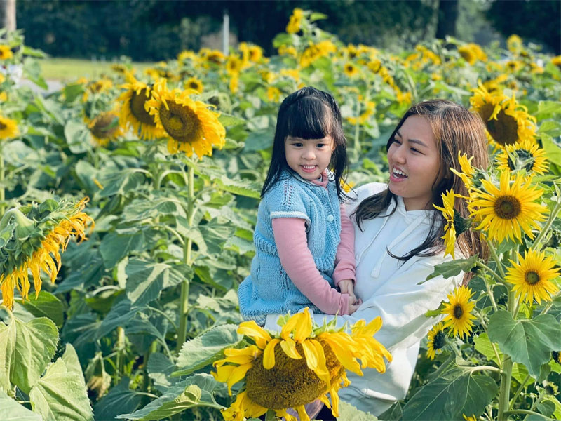 Hai chị em Nhím – Gà cách nhau tới 18 tuổi.