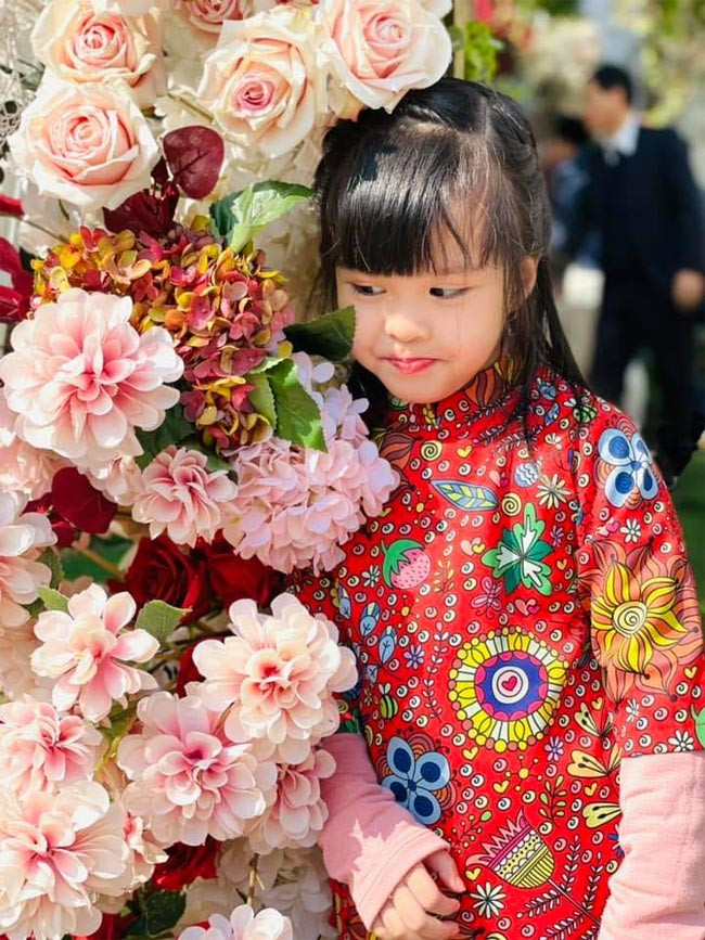 Diễm Quỳnh chia sẻ, Gà là một cô bé nhí nhố và ưa khám phá.