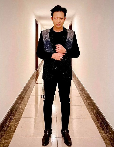 Những trang phục lịch lãm như vest, suit thường được Trấn Thành lựa chọn khi xuất hiện trước công chúng.