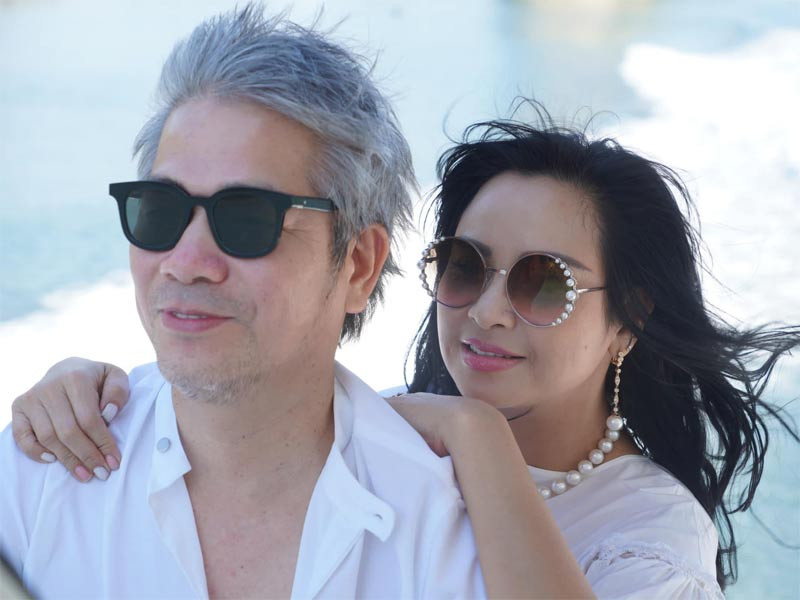 Bạn trai của Thanh Lam là một bác sĩ nhãn khoa, sinh năm 1962, hơn cô 7 tuổi.