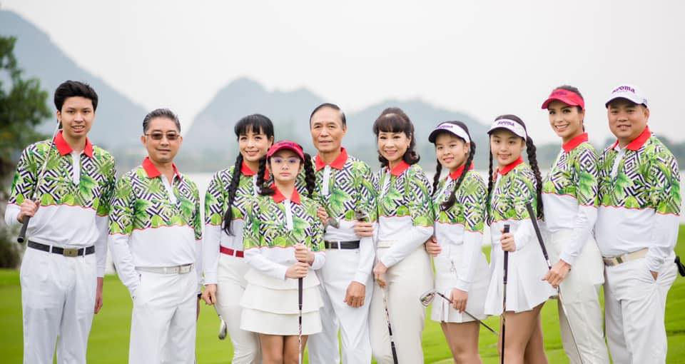 Đại gia đình nhà Thúy Hằng - Thúy Hạnh.