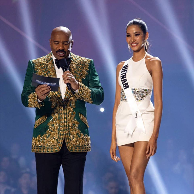 Năm 2019, Hoàng Thùy đại diện Việt Nam tham gia cuộc thi Miss Universe 2019 và lọt Top 20. (Ảnh: FBNV)