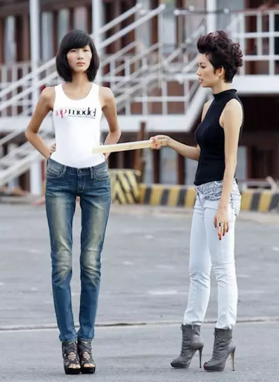 Khuôn mặt góc cạnh và đầy cá tính cùng nỗ lực, không quản ngại khó khăn và lăn xả trong từng thử thách, Hoàng Thùy được ban giám khảo và khán giả đánh giá cao. (Ảnh: Vietnamnet)