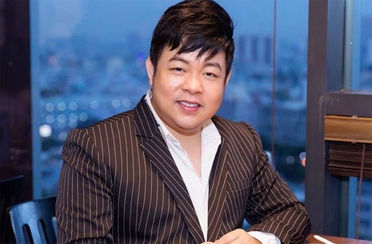 Nửa năm trước, Quang Lê khổ sở vì tăng tới hơn 80kg. Tăng cân khiến anh giảm thể lực, chỉ hát liên tục được 1 tiếng. Ngoài ra, với thân hình quá khổ nam ca sĩ rất khó tìm mua trang phục biểu diễn và khiến anh tự ti mỗi lần xuất hiện trên sân khấu.