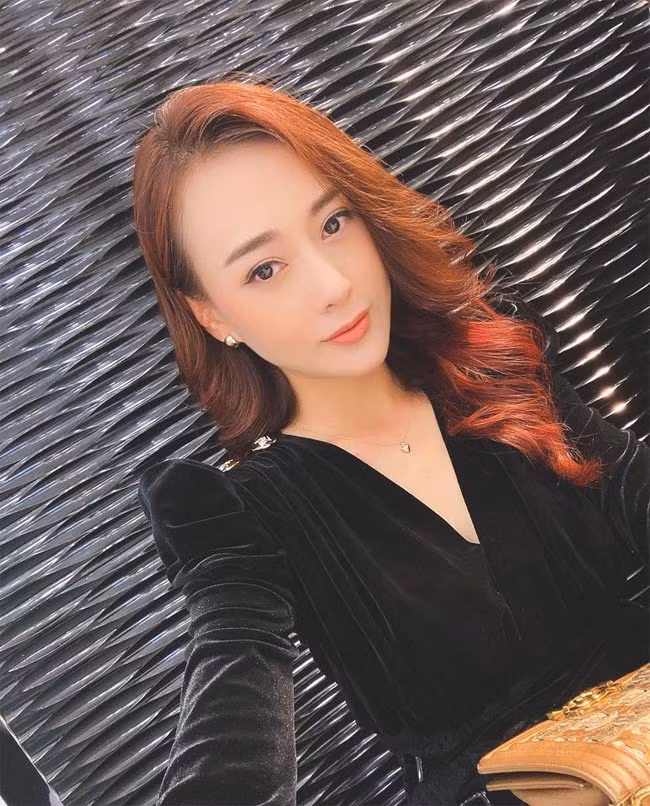 Một năm trước, Phương Oanh vẫn còn mảnh mai như thế này. Để vào vai Nam trong "Hương vị tình thân" nữ diễn viên đã phải hy sinh mái tóc dài và tăng thêm 6 kg.