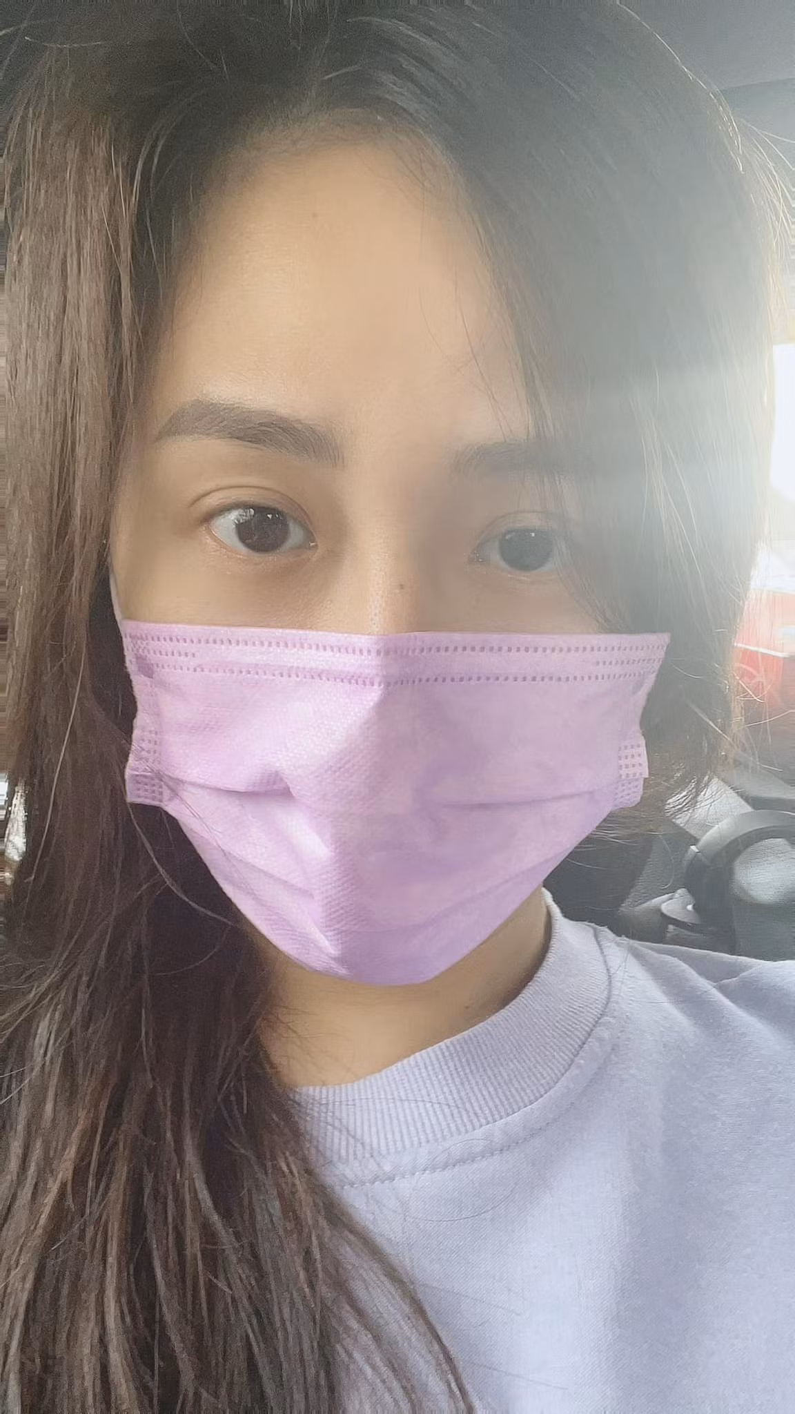 Cách đây vài ngày, người đẹp sinh năm 1988 chia sẻ đã đăng ký đi tình nguyện hỗ trợ công tác phòng chống dịch COVID-19. Tuy vậy, do tình hình sức khỏe chưa cho phép nên cô chưa thể thực hiện theo đúng kế hoạch. "Tôi đã ốm hơn tuần rồi, đăng kí đi tình nguyện mà chưa đi được buổi nào vì ốm...", cô chia sẻ trên trang cá nhân.