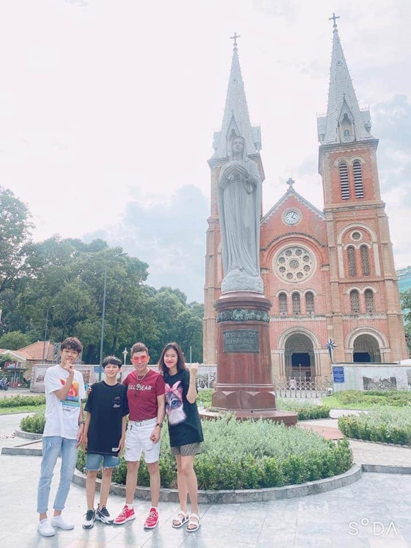 Long Nhật chia sẻ các con đã lớn và rất yêu thương, đùm bọc nhau.