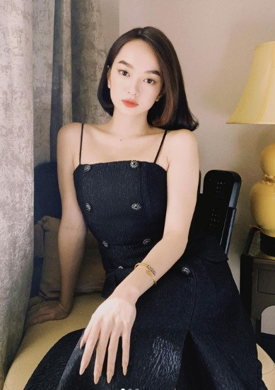 Nữ diễn viên thường xuyên chia sẻ kinh nghiệm làm đẹp của bản thân lên trang cá nhân.