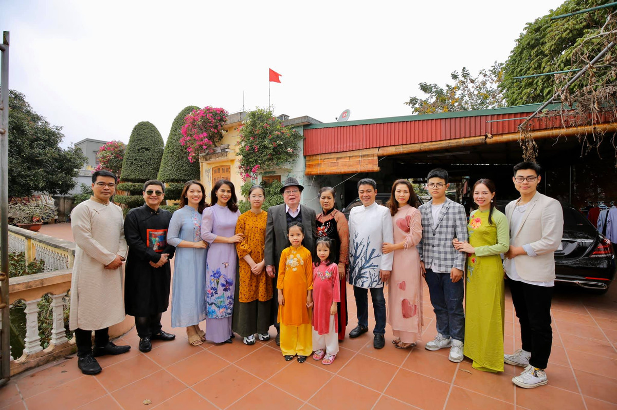 Như để chứng minh tình yêu ngày càng bền chặt, dịp Tết Nguyên đán vừa qua, Chí Trung đã về ra mắt gia đình bạn gái ở Thái Bình.