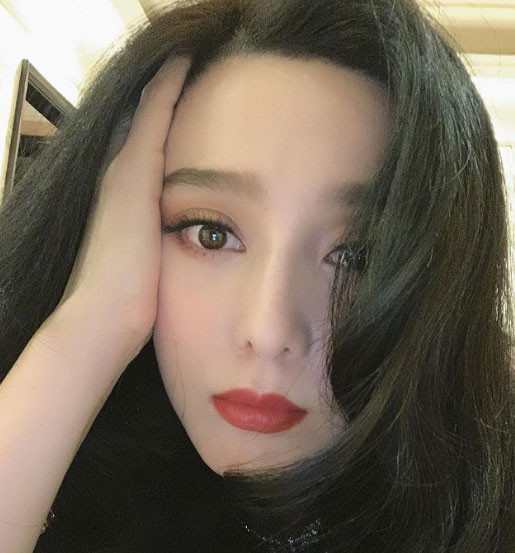 Để kiếm tiền, nữ diễn viên "Võ Mỵ Nương truyền kỳ" còn quảng bá cho một sản phẩm enzyme thực vật có chức năng giảm cân mà trước đó CCTV từng lên tiếng khẳng định enzyme giảm cân vốn là một sản phẩm lừa đảo, không có tác dụng giảm cân mà còn gây hại cho sức khoẻ người sử dụng. (Ảnh: instagram)