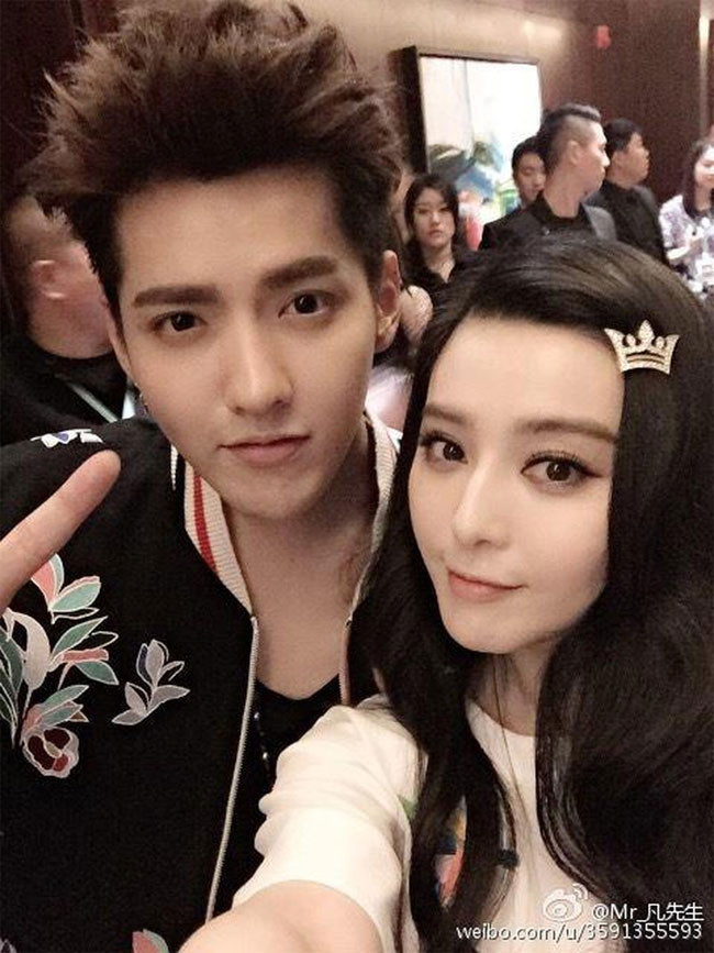 Sự nghiệp đang có chiều hướng tích cực trở lại thì bất ngờ ngày 3/8 mạng xã hội lan truyền tin đồn Phạm Băng Băng là người môi giới gái trinh cho Ngô Diệc Phàm. (Ảnh: weibo)