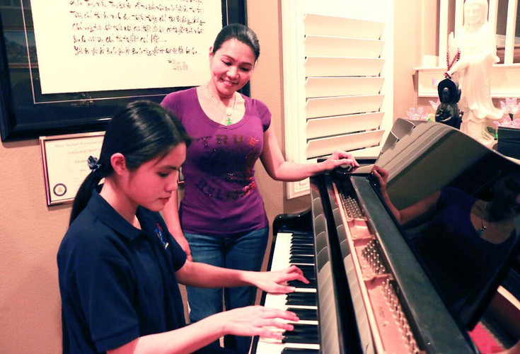 Cô bạn thừa hưởng gen nghệ thuật từ mẹ, đặc biệt là hát cải lương rất hay.