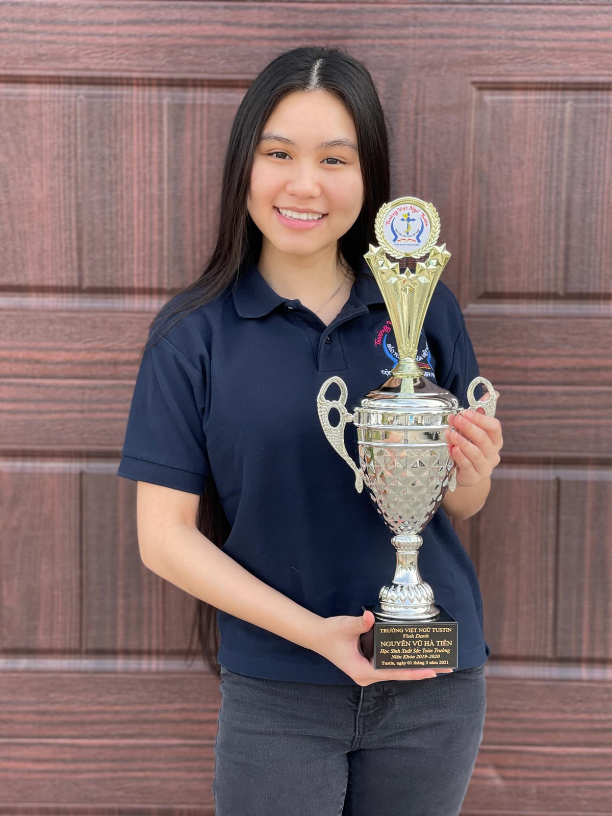 Không chỉ xinh đẹp giống mẹ, con gái NSƯT Ngọc Huyền còn có thành tích học tập nổi bật khiến nữ nghệ sĩ vô cùng tự hào.