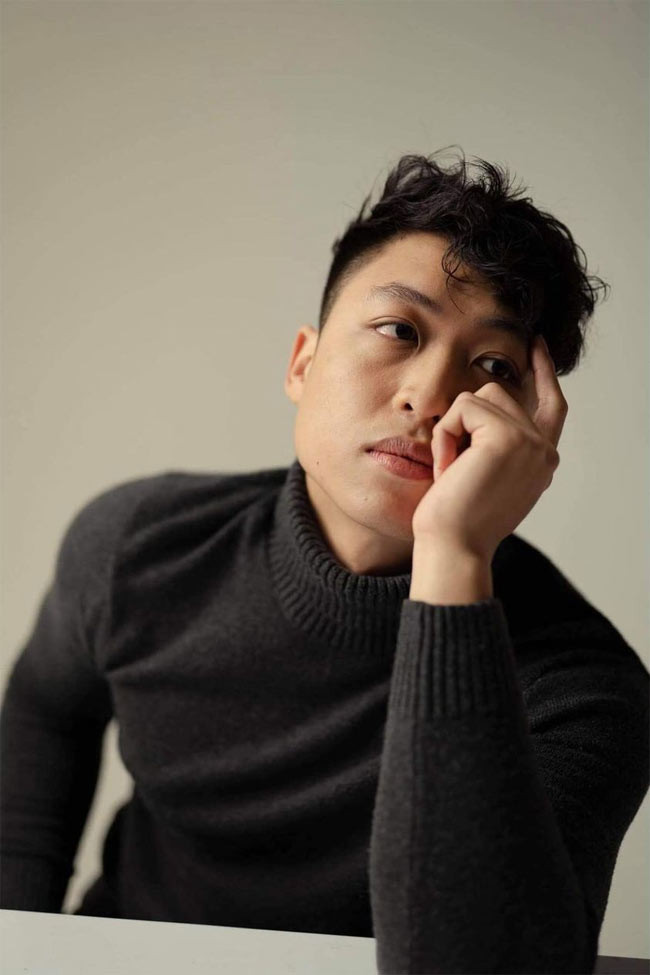 Trước đó, Khôi Nguyên tốt nghiệp chuyên ngành sản xuất phim ảnh của trường Fullerton College ở California.