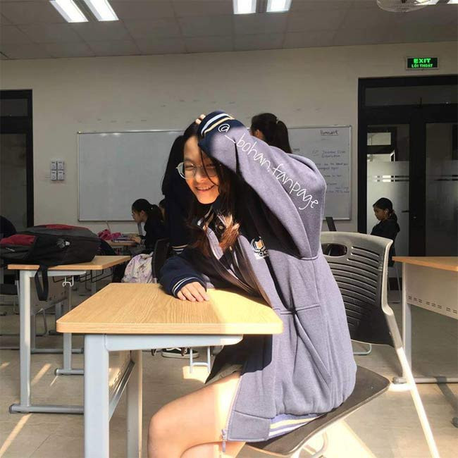 Hình ảnh Bảo Anh trong lớp học ở New Zealand.