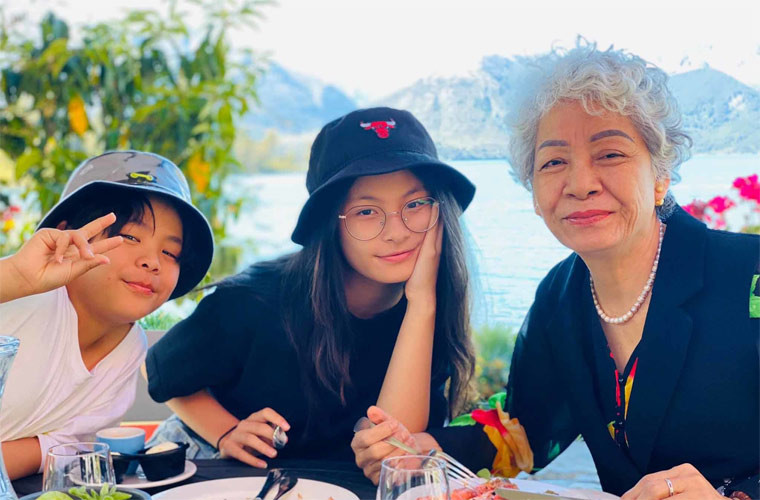 Bo trong chuyến du lịch cùng gia đình.