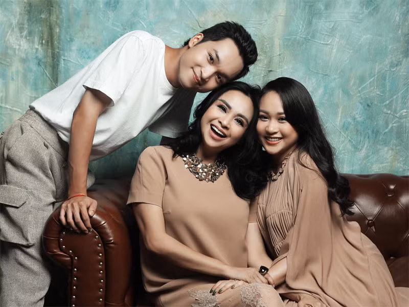 Trong số ba người con, hai gái, một trai, con gái Thiện Thanh, con của Thanh Lam và nhạc sĩ Quốc Trung là giống mẹ nhiều nhất.