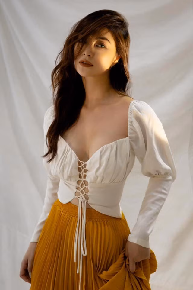 Khi bỏ âm nhạc rẽ sang điện ảnh, Thanh Trúc được nhiều người biết tới qua các phim như: "Tình án", "Hướng nghiệp", "Mộng phù du", "Những đóa ngọc lan", "Hạnh phúc muộn màng", "Trà táo đỏ", "Chồng người ta"... Thanh Trúc đoạt giải thưởng "Nữ diễn viên được yêu thích nhất" tại lễ trao giải thưởng Mai Vàng và tại Giải thưởng Truyền hình HTV năm 2009.