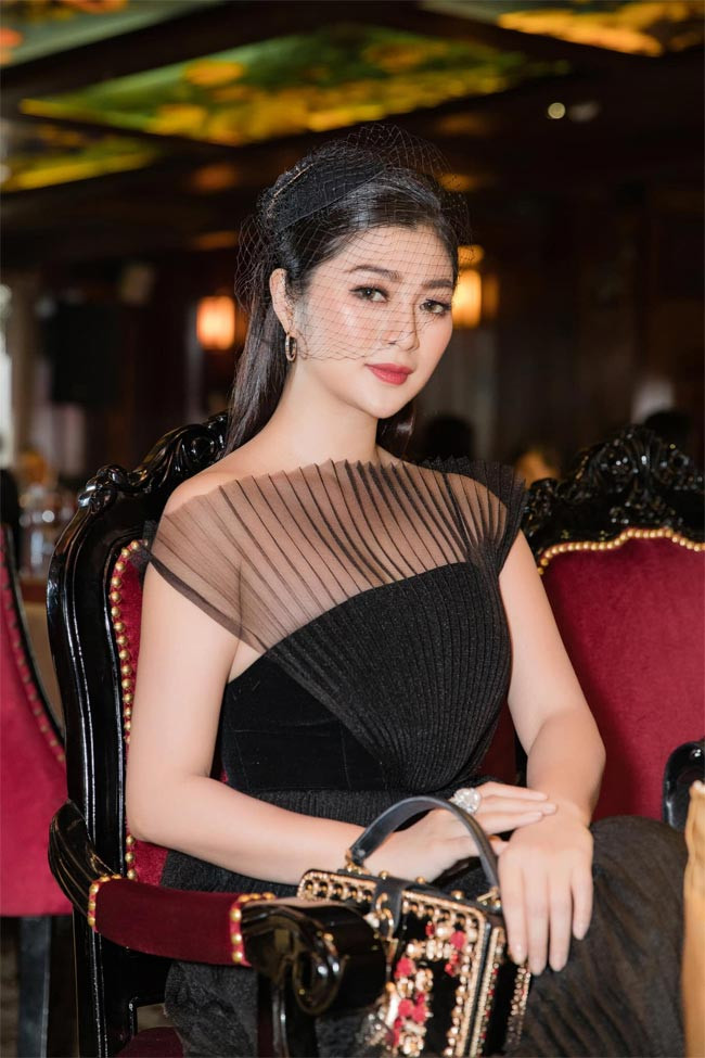 Về chuyện riêng tư, Thanh Trúc là người rất kín tiếng. Trước đây, khi còn yêu nam diễn viên Khương Ngọc, trong 6 năm yêu nhau, cô chưa bao giờ lên tiếng chia sẻ về chuyện của hai người.