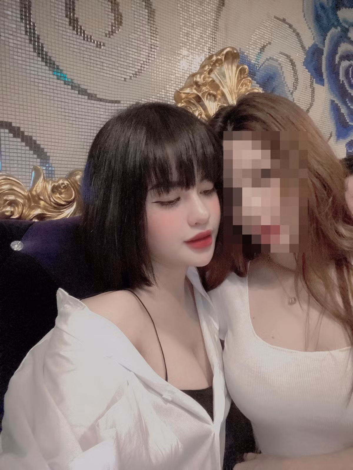 Màn "lột xác" ngoạn mục khiến Hương Trần nhận được cơn mưa lời khen về nhan sắc "gái một con trông mòn con mắt".