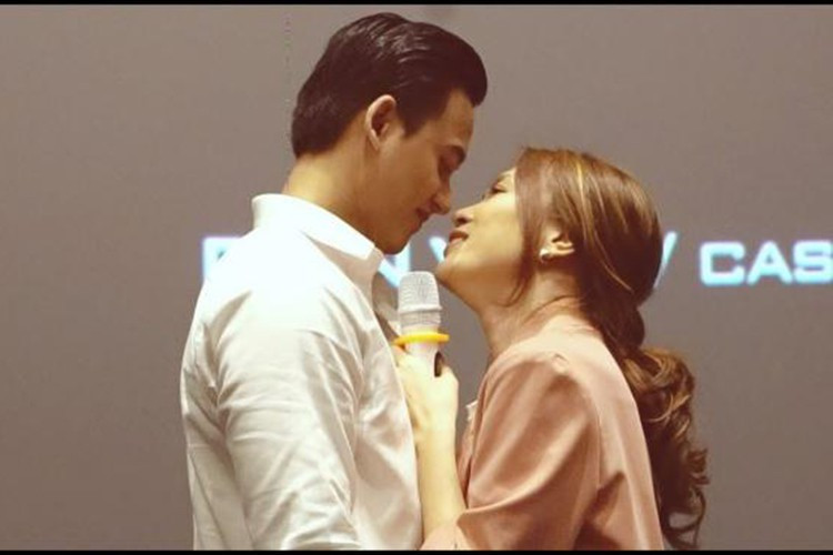 Trước khi vướng ồn ào tình cảm với nam diễn viên trẻ, Mỹ Tâm đã không ngại công khai những khoảnh khắc "tình bể bình" của cả hai.