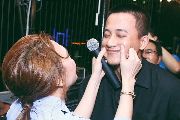 Trả lời phỏng vấn trên VnExpress mới đây, Mỹ Tâm cho biết cô thấy an toàn bên Mai Tài Phến. Phến thích cô và cô cũng vậy. Nam diễn viên mang lại cho cô nguồn năng lượng tích cực.