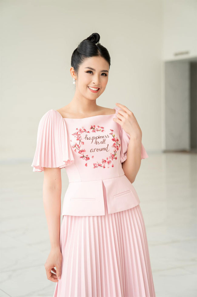 Ngọc Hân cho biết cô và chồng sắp cưới có chung nhiều sở thích như du lịch, xem phim và khám phá ẩm thực du lịch các nước.