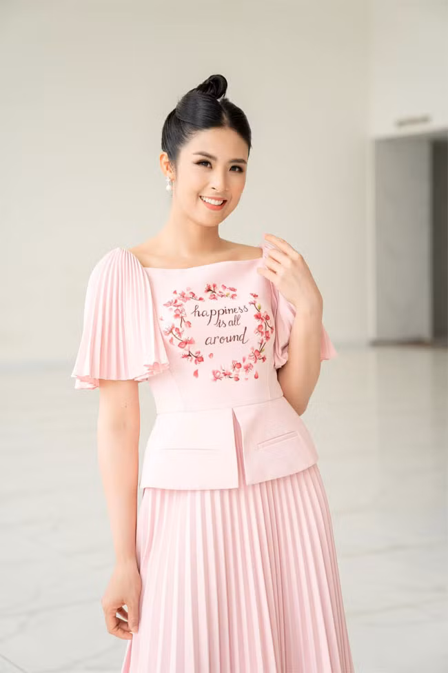 Ngọc Hân cho biết cô và chồng sắp cưới có chung nhiều sở thích như du lịch, xem phim và khám phá ẩm thực du lịch các nước.