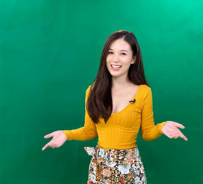 Ngoài ra, Ngọc Anh còn làm MC cho chương trình "Cuồng nhiệt 247" trên VTVcab.