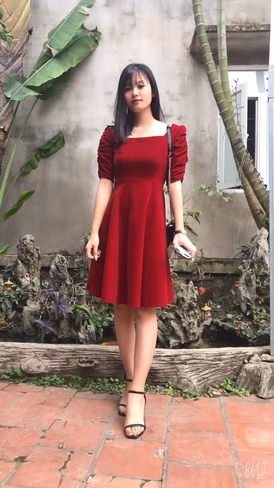 So với các bạn cùng lứa, Hân Huyền trông chững chạc và cao lớn hơn nhiều.