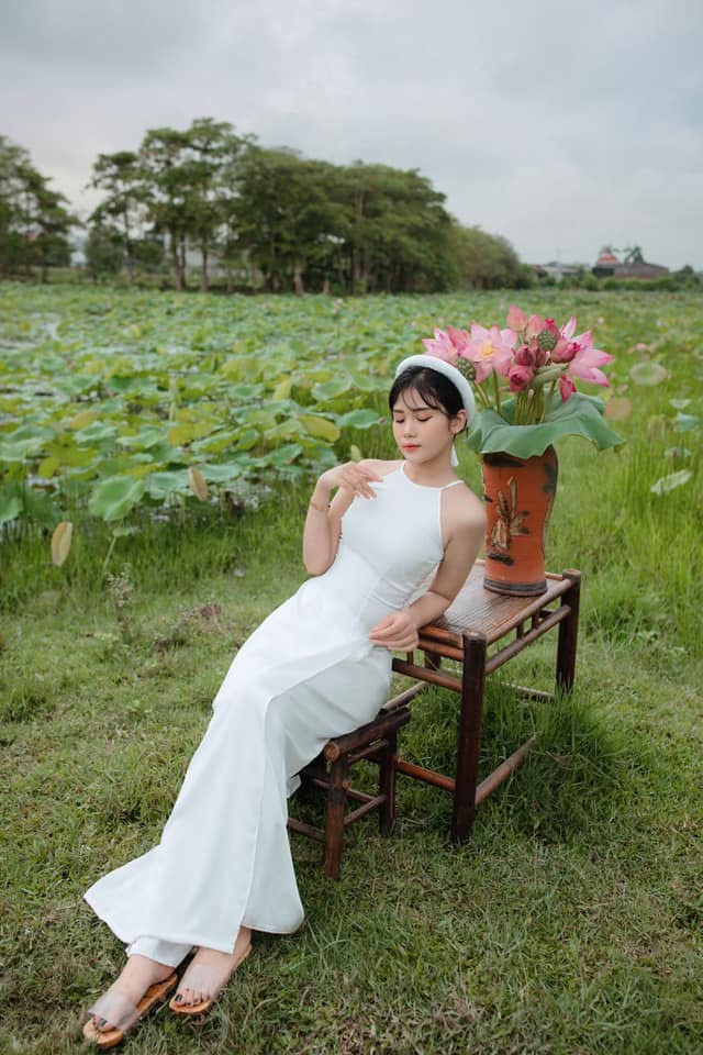 Bố mẹ ly hôn từ khi Hân Huyền còn nhỏ, cô bé sống với bố từ bé đến giờ.