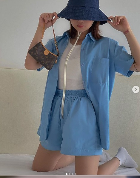 Đôi chân thon nuột nà của Miu Lê được cô khoe triệt để trong loạt ảnh thời trang mới đây.