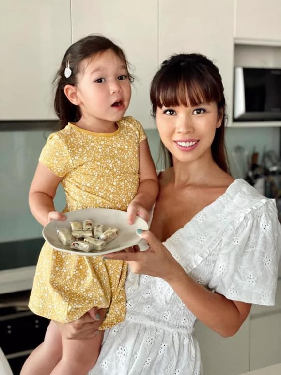 Con gái Hà Anh sở hữu vẻ đẹp lai Tây xinh xắn và đáng yêu với đôi mắt to tròn, nước da trắng bóc.