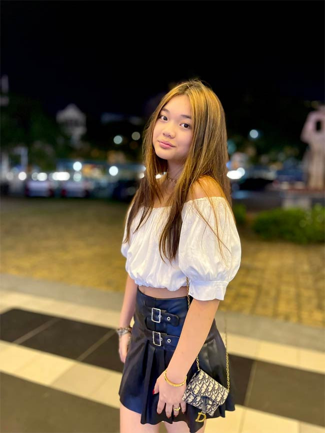 Hai con gái của ca sĩ Mỹ Lệ học giỏi, nói được 6 thứ tiếng và biết chơi đàn piano, múa ballet...