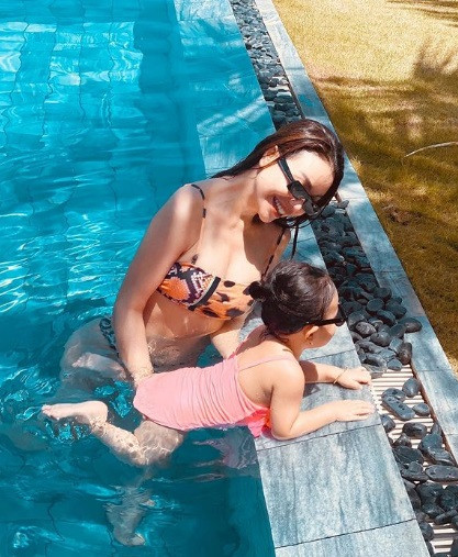 Vóc dáng ngày càng nóng bỏng của bà mẹ một con Trà Ngọc Hằng.