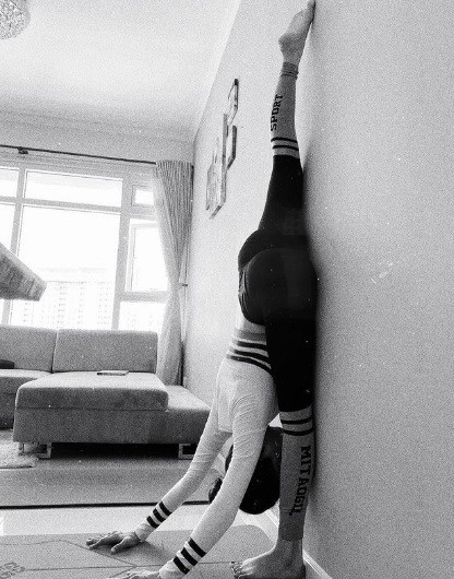 Thường xuyên luyện tập giúp bà mẹ một con duy trì được vóc dáng vạn người mê.