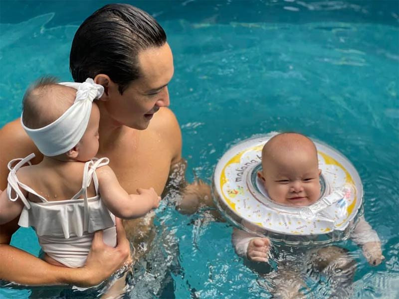 Nhờ có hậu phương vững chắc, Hồ Ngọc Hà đã yên tâm trở lại với công việc khi hai con mới được 1 tháng tuổi.