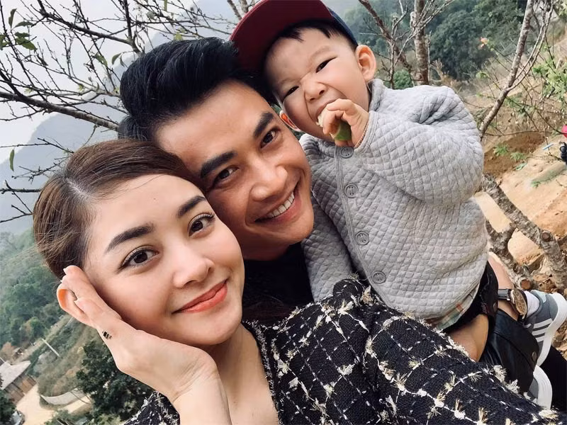 Con gái riêng của Tiến Lộc rất yêu quý em trai cùng cha khác mẹ và khá thân thiết với mẹ kế. Điều này khiến Tiến Lộc thấy rất yên tâm và hài lòng với cuộc sống hiện tại.