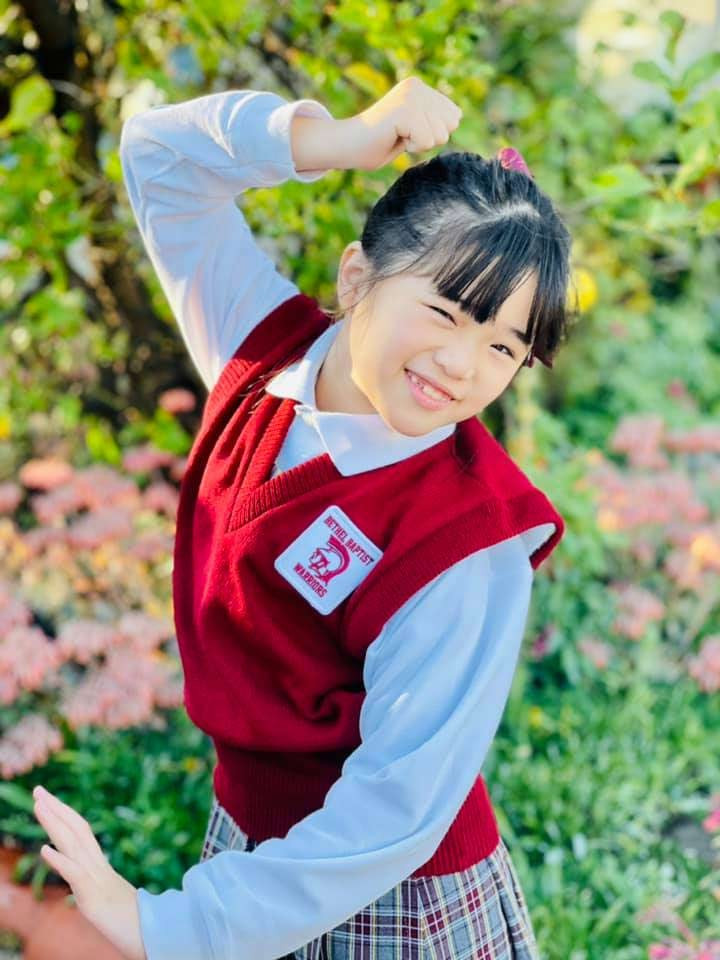  Con gái danh hài Thúy Nga mới 10 tuổi nhưng rất chững chạc và độc lập.