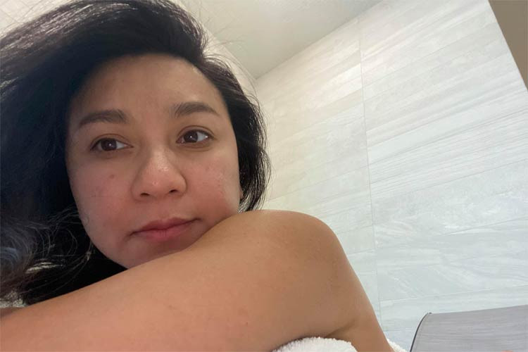 Ở Mỹ, Y Phụng tiếp tục theo nghiệp ca hát mà cô đam mê mấy chục năm qua.