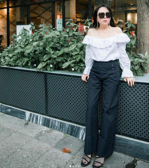 Không sở hữu body vạn người mê, nhưng bạn gái cũ của nam diễn viên Quách Ngọc Ngoan lại sở hữu bờ vai thon nuột nà.