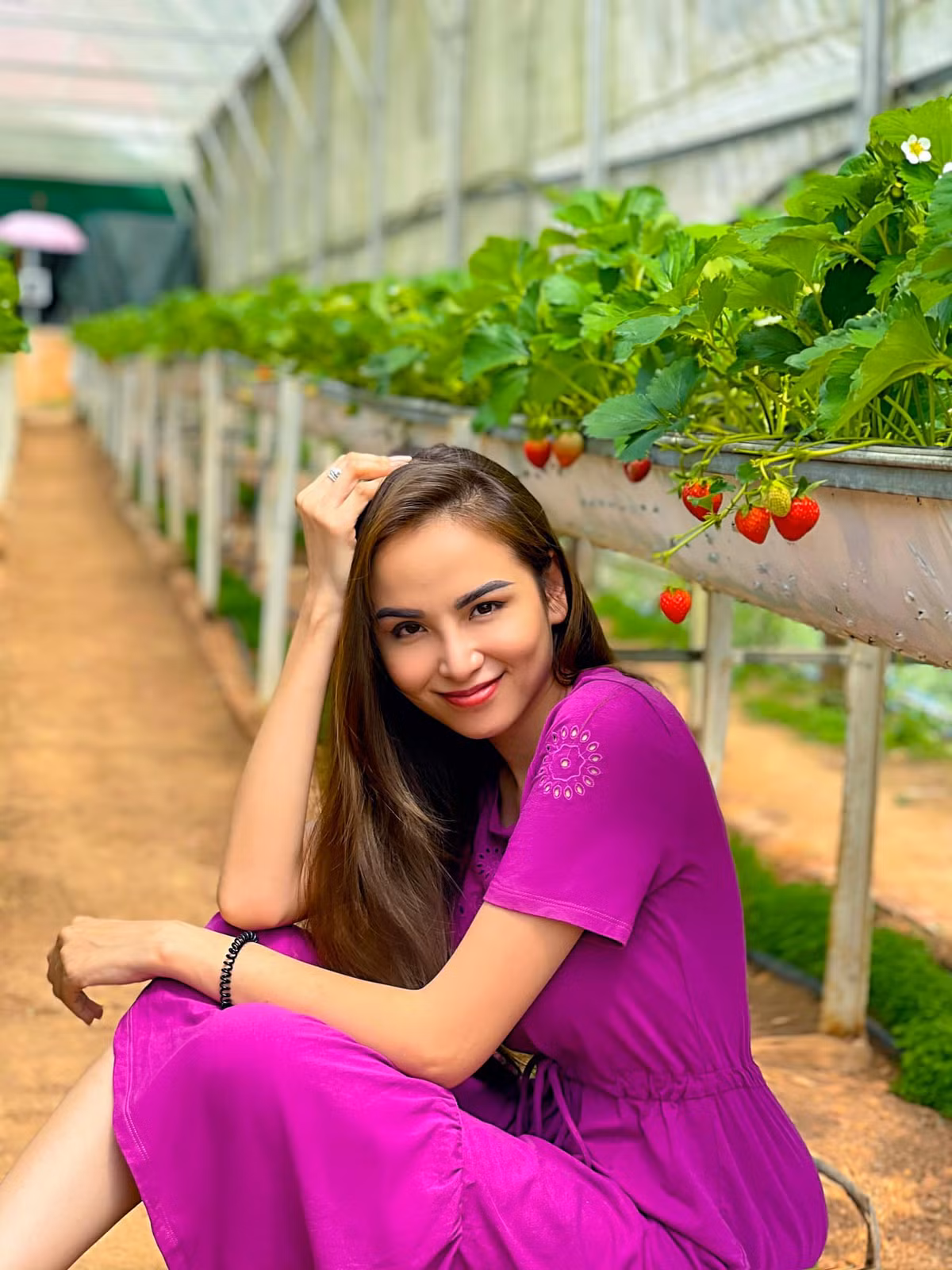 Sự thay đổi nhan sắc khiên mỹ nhân 9X từng vướng nghi vấn phẫu thuật thẩm mỹ. Tuy vậy, cô đã nhiều lần lên tiếng phủ nhận.