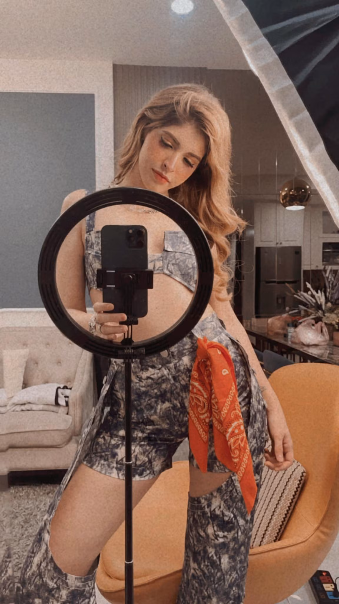 An Tây tái xuất trong bộ phim truyền hình "Nhà trọ Balanha" lên sóng năm 2020 sau quãng thời gian ở ẩn.