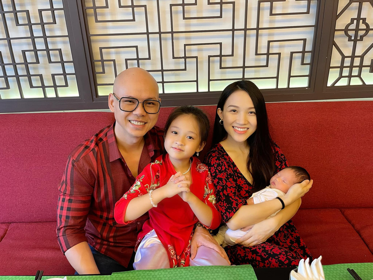 Vợ chồng Phan Đinh Tùng đã có 9 năm chung sống hạnh phúc.