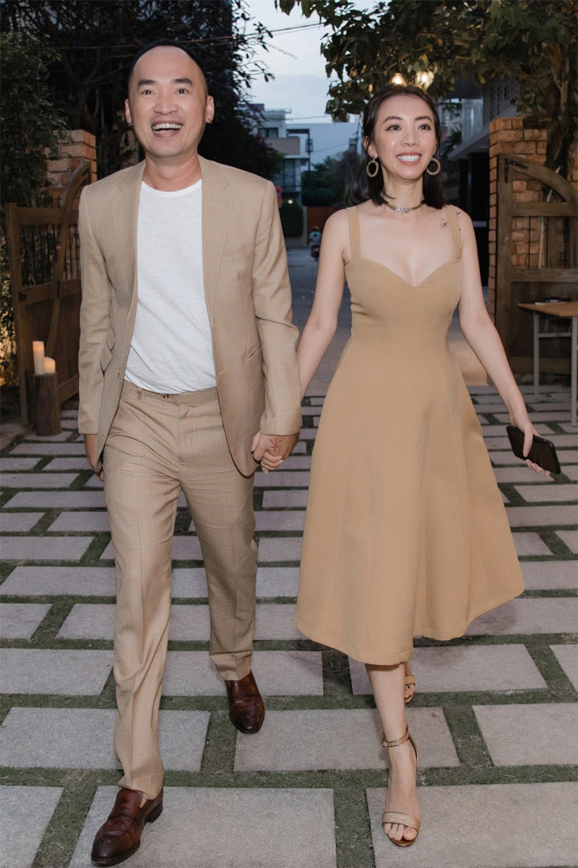 "Có nhiều người nói kiếp trước tôi có tu nên được ba mẹ chồng thương. Ngay cả những lúc anh Luật bận không đưa tôi đi quay được thì ba chồng cũng là người chở tôi đi quay rồi lại chở tôi về. Còn mẹ chồng thì chăm sóc cho con trai Andy từ nhỏ đến bây giờ", "Hoa hậu làng hài" chia sẻ.