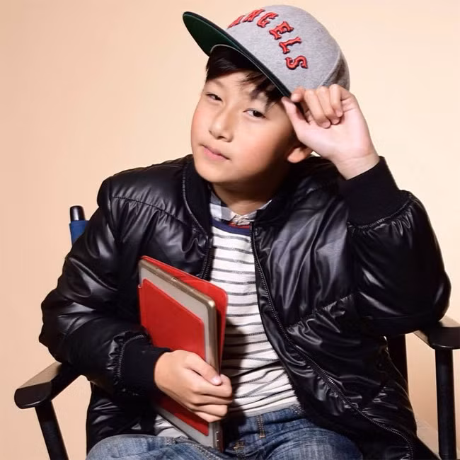 Từ khi bố mẹ chia tay, Bảo Nam sống với bà ngoại tại California, Mỹ.