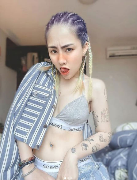 Nữ ca sĩ sinh năm 1993 được nhiều người biết tới khi kết hợp với Đạt G và song ca ca khúc "Bánh mì không".