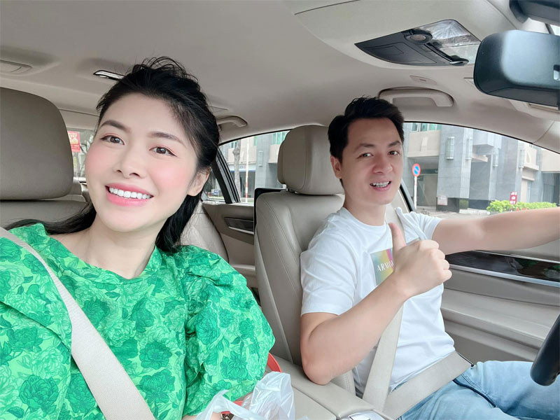 Ca sĩ Đăng Khôi và vợ hot girl Thuỷ Anh kết hôn năm 2013 và có hai con trai.