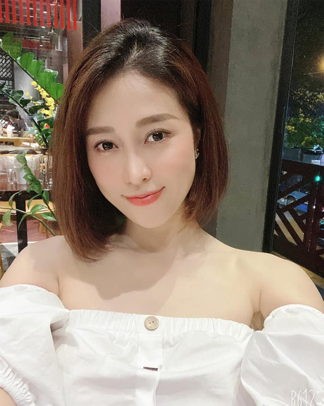 Khuôn mặt thanh thoát, xinh đẹp cùng chiều cao 1m80 đã giúp người đẹp sinh năm 1998 gặp nhiều thuận lợi trong sự nghiệp.